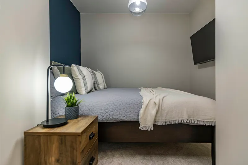 Vibrant 2 Bedroom Apartment // 2026/7 - Image 11